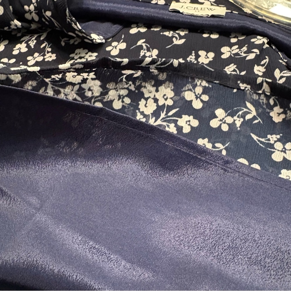 J.Crew Factory V-Neck Crinkle Top in Black with White Floral Print Size 3XL - Picture 6 of 10